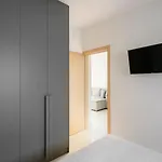 Apartment Twin Superior Suites-2nd Floor-balcony-250m Metro Station *