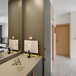 Apartment Twin Superior Suites-2nd Floor-balcony-250m Metro Station *
