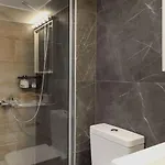 Twin Superior Suites-2nd Floor-balcony-250m Metro Station Apartment Thessaloniki