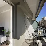 Twin Superior Suites-2nd Floor-balcony-250m Metro Station Apartment Thessaloniki