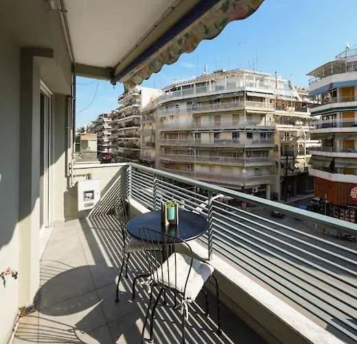 Twin Superior Suites-2nd Floor-balcony-250m Metro Station * Θεσσαλονίκη