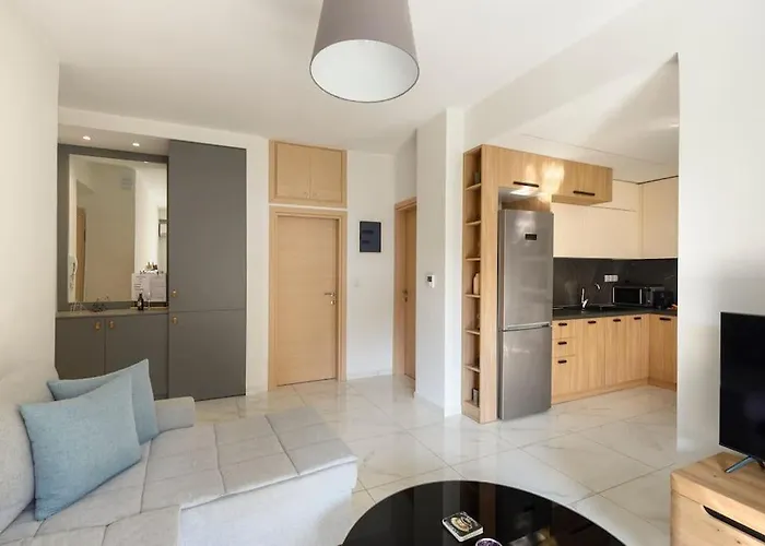 Twin Superior Suites-2nd Floor-balcony-250m Metro Station
