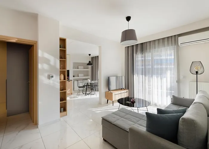 Twin Superior Suites-2nd Floor-balcony-250m Metro Station