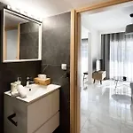 Twin Superior Suites-2nd Floor-balcony-250m Metro Station