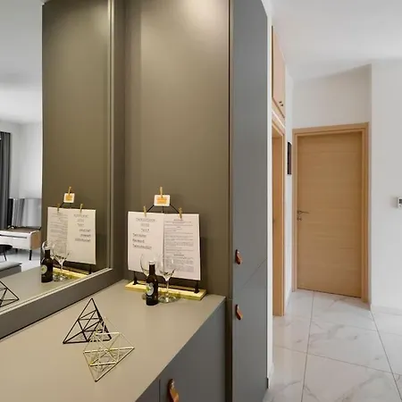 Apartment Twin Superior Suites-2nd Floor-balcony-250m Metro Station *