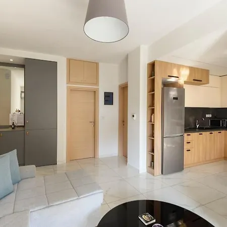Twin Superior Suites-2nd Floor-balcony-250m Metro Station