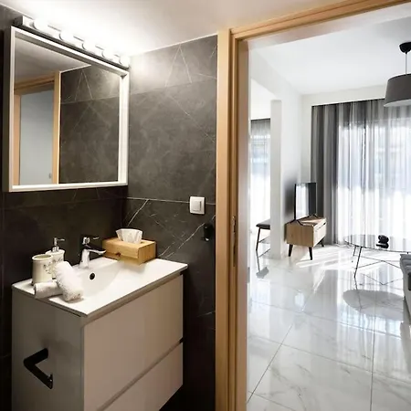 Twin Superior Suites-2nd Floor-balcony-250m Metro Station