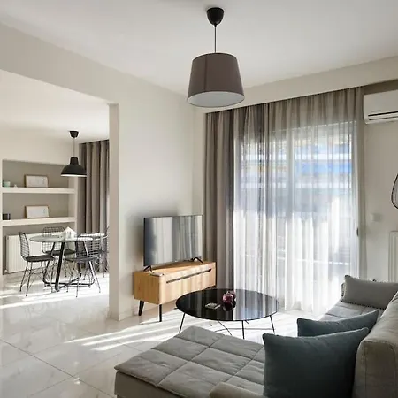 Twin Superior Suites-2nd Floor-balcony-250m Metro Station Apartament