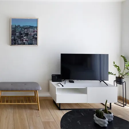 Apartment Twin Superior Suites-2nd Floor-balcony-250m Metro Station Thessaloniki