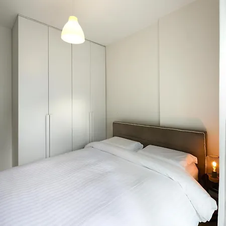Twin Superior Suites-2nd Floor-balcony-250m Metro Station *