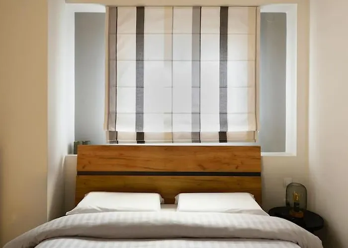 Twin Superior Suites-2nd Floor-balcony-250m Metro Station