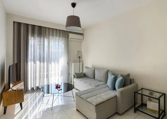 Twin Superior Suites-2nd Floor-balcony-250m Metro Station Apartament