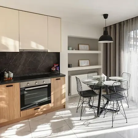 Twin Superior Suites-2nd Floor-balcony-250m Metro Station