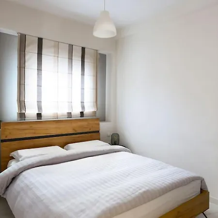 Twin Superior Suites-2nd Floor-balcony-250m Metro Station