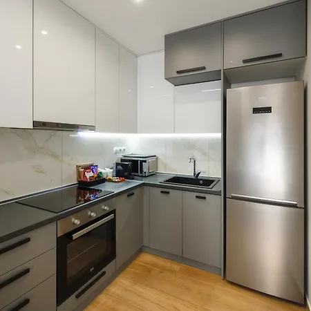 Twin Superior Suites-2nd Floor-balcony-250m Metro Station Lejlighed