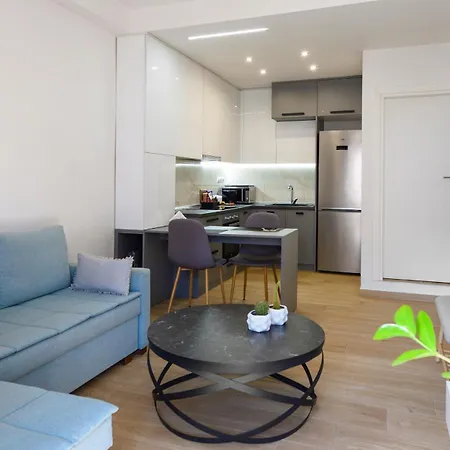 Twin Superior Suites-2nd Floor-balcony-250m Metro Station Lejlighed *