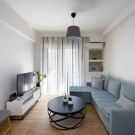 Twin Superior Suites-2nd Floor-balcony-250m Metro Station * Thessaloníki